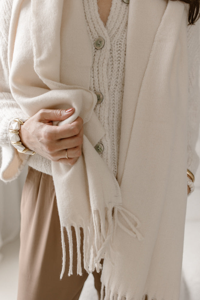 Scarf LOT. cream