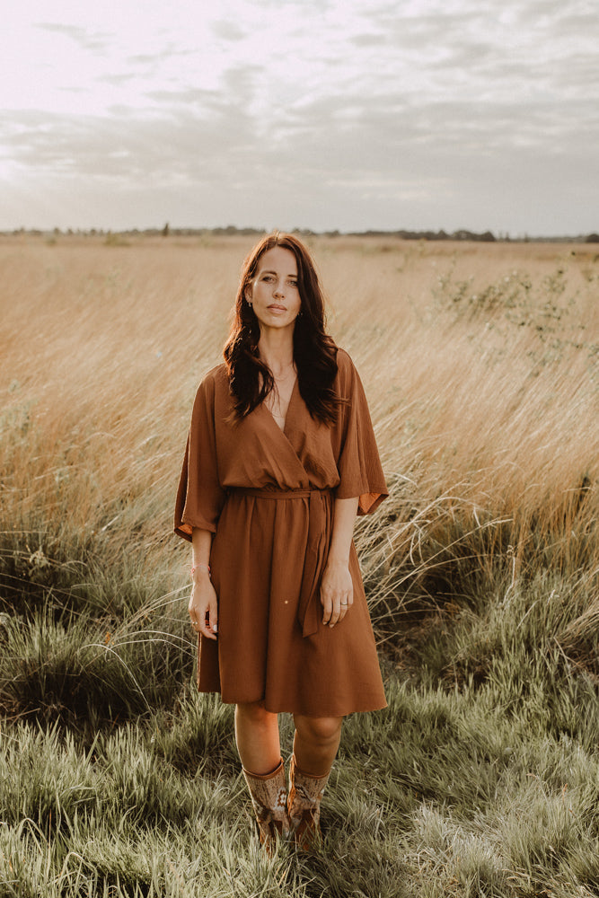 Dress Noortje Camel Pre-order delivery time approximately 2-3 weeks