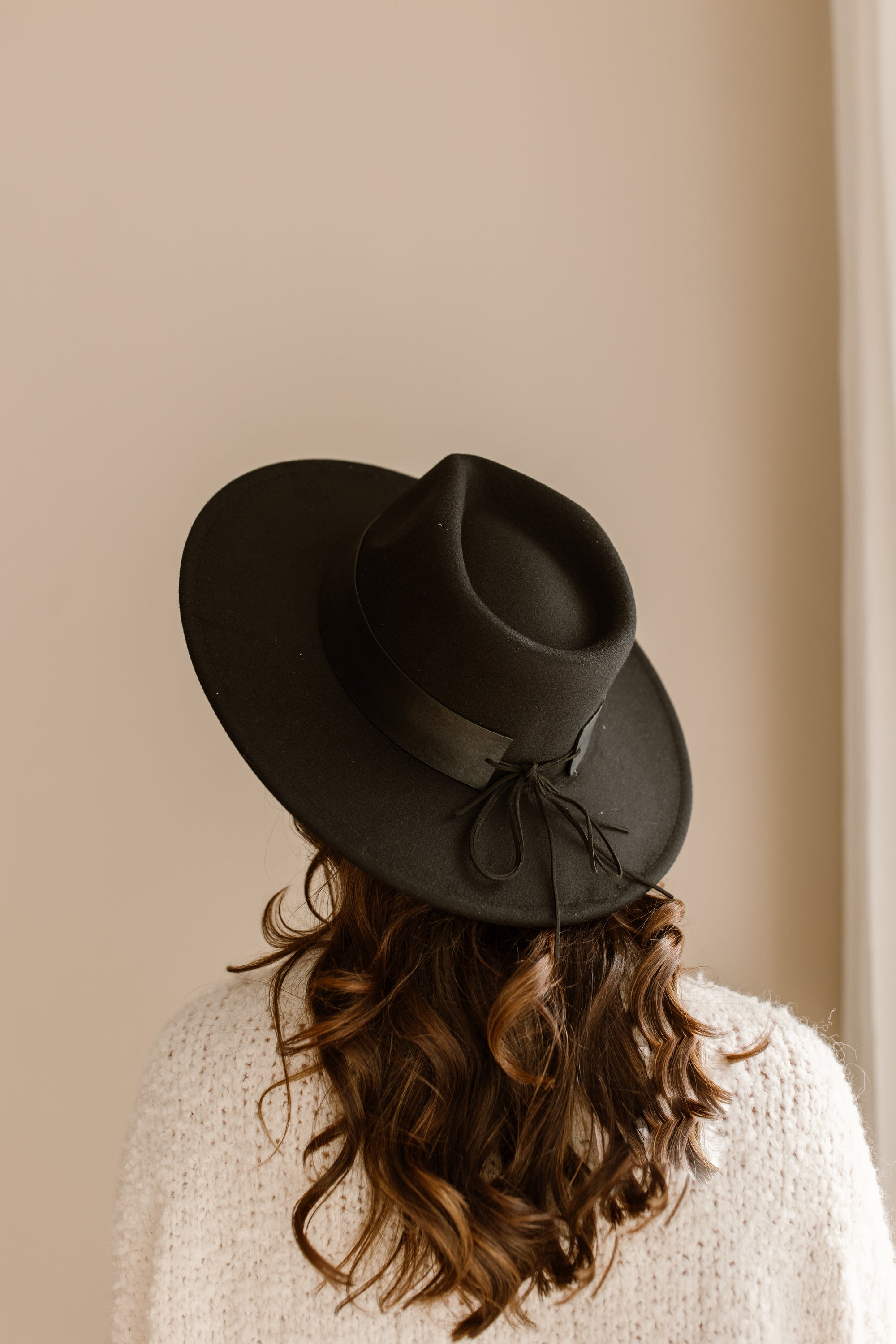 Hat Bo Black
