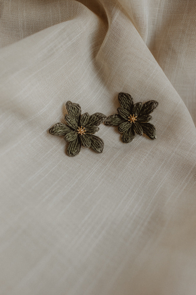 Earring flower green