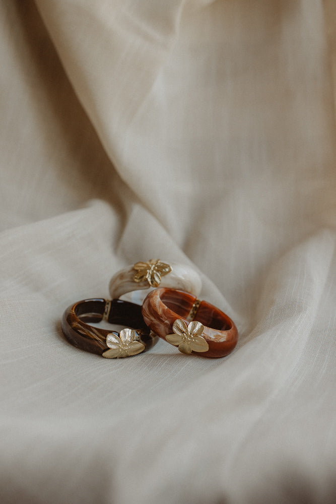 Armband flower camel