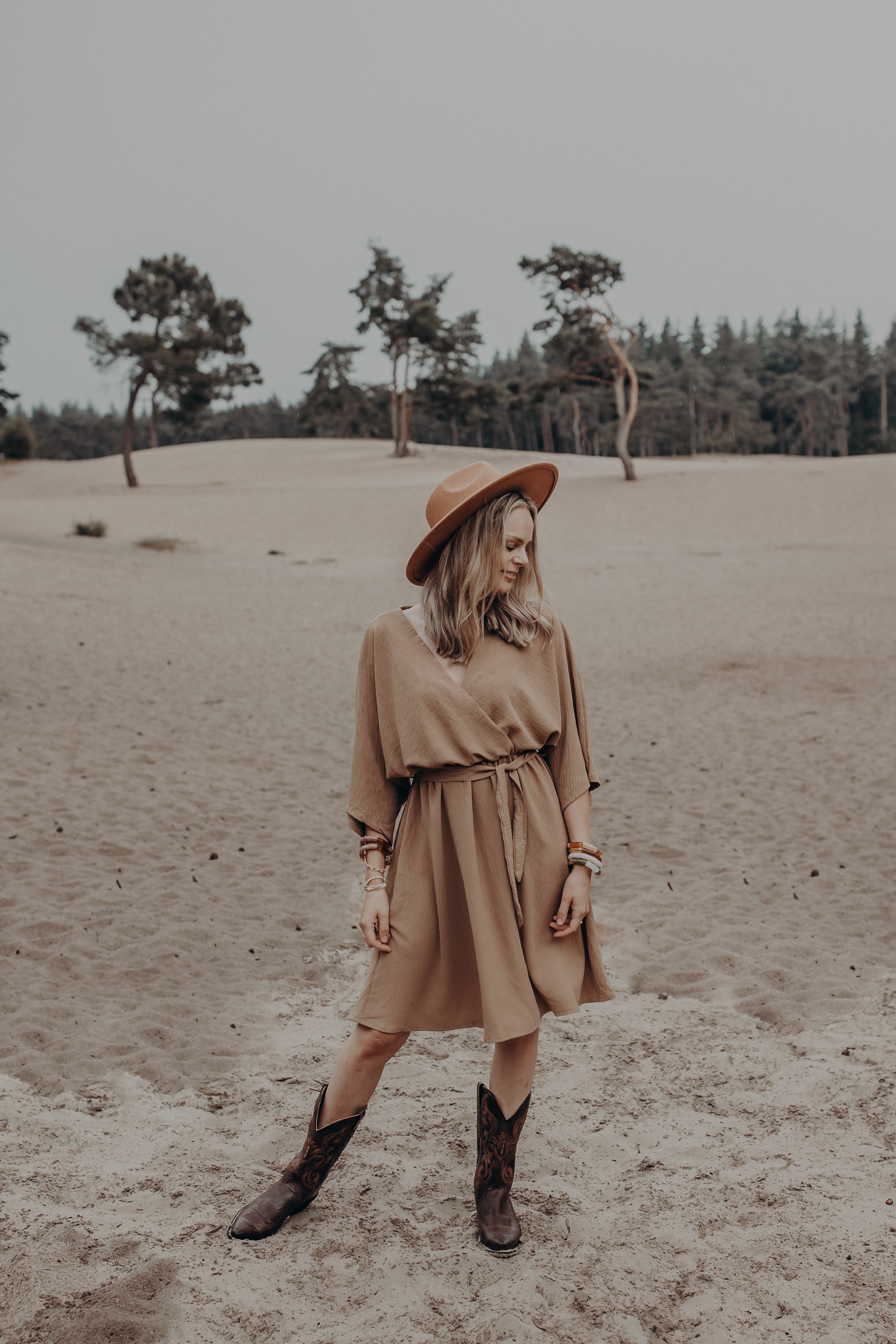 Jurk Noortje licht camel