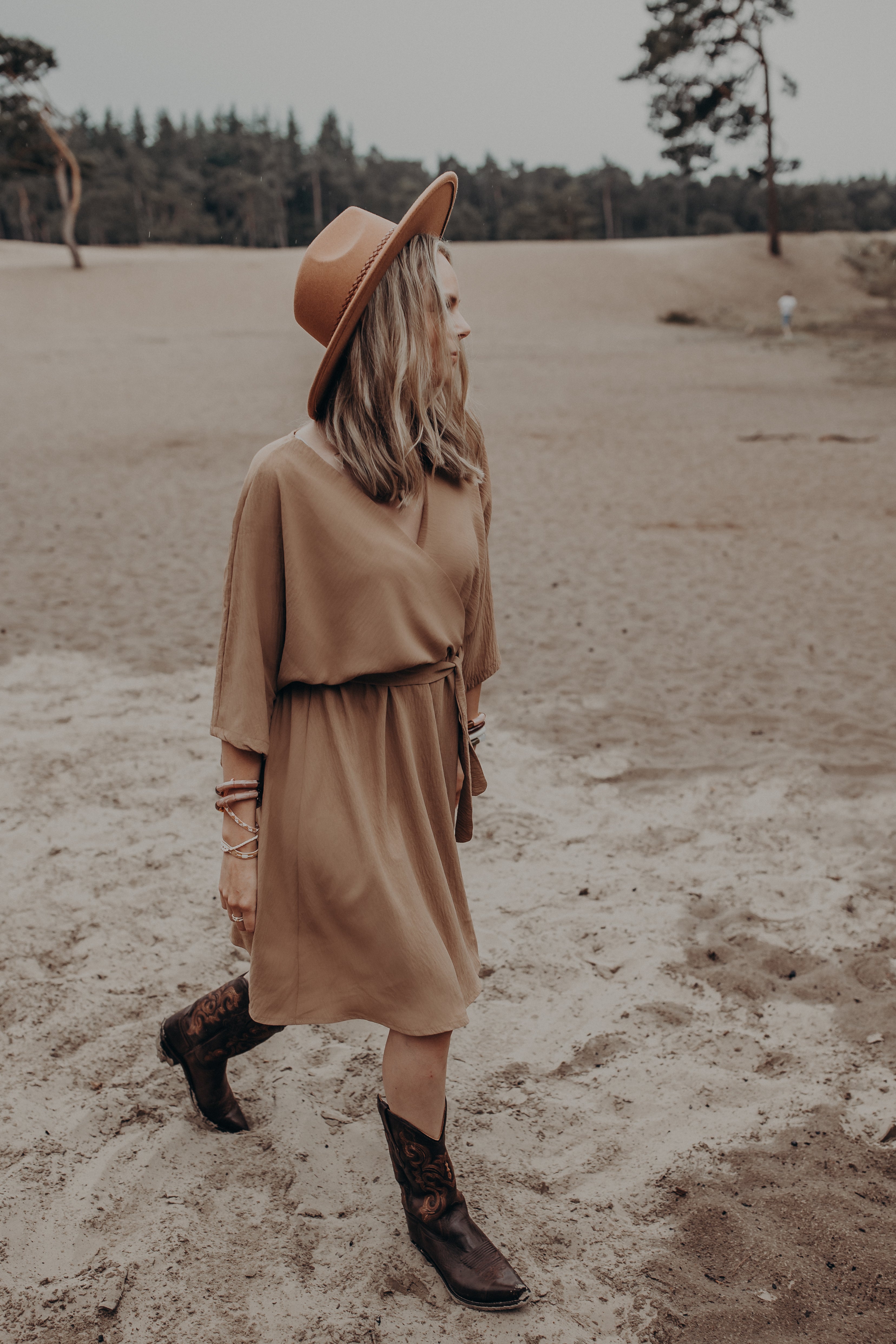 Jurk Noortje licht camel