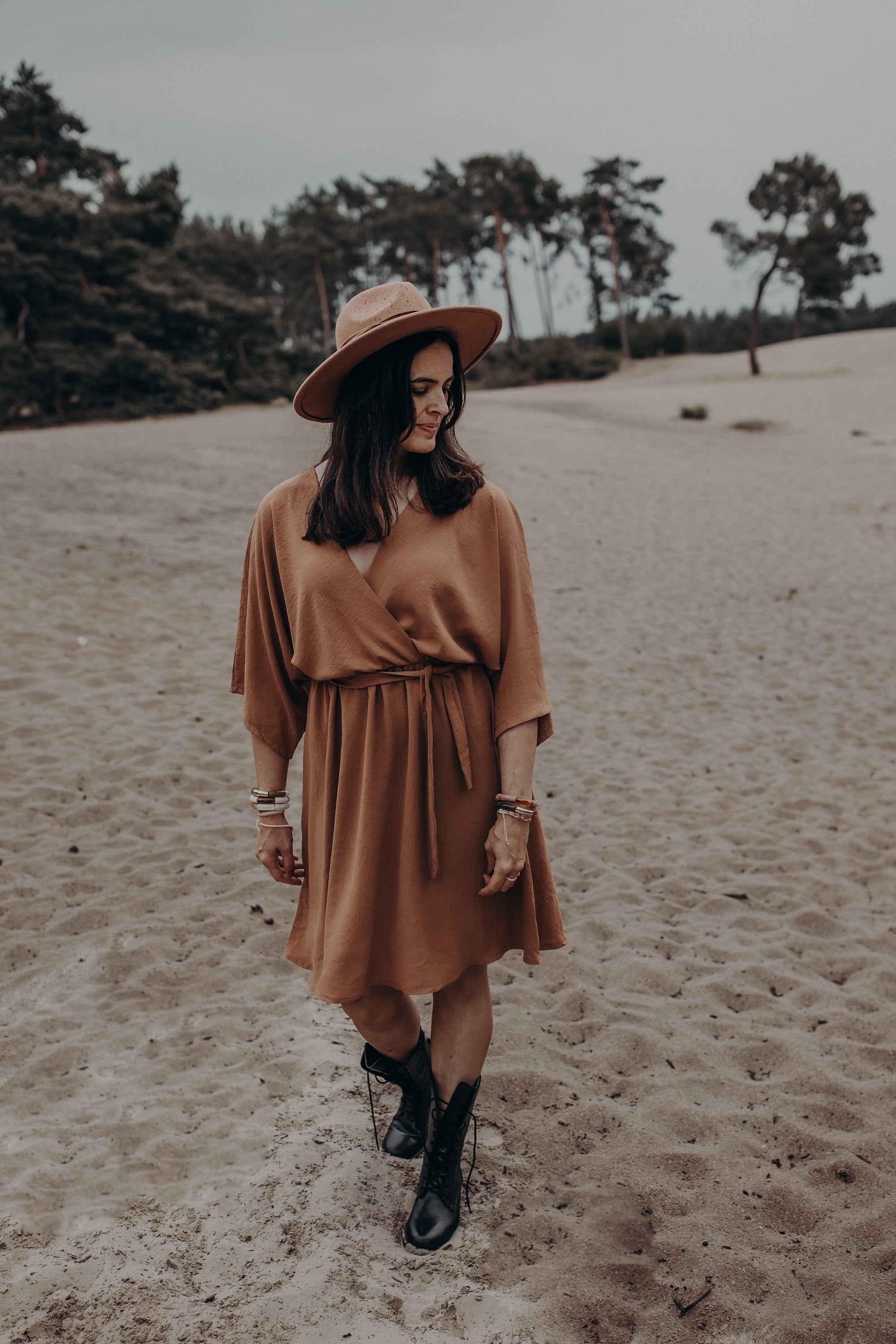 Dress Noortje Camel Pre-order delivery time approximately 2-3 weeks