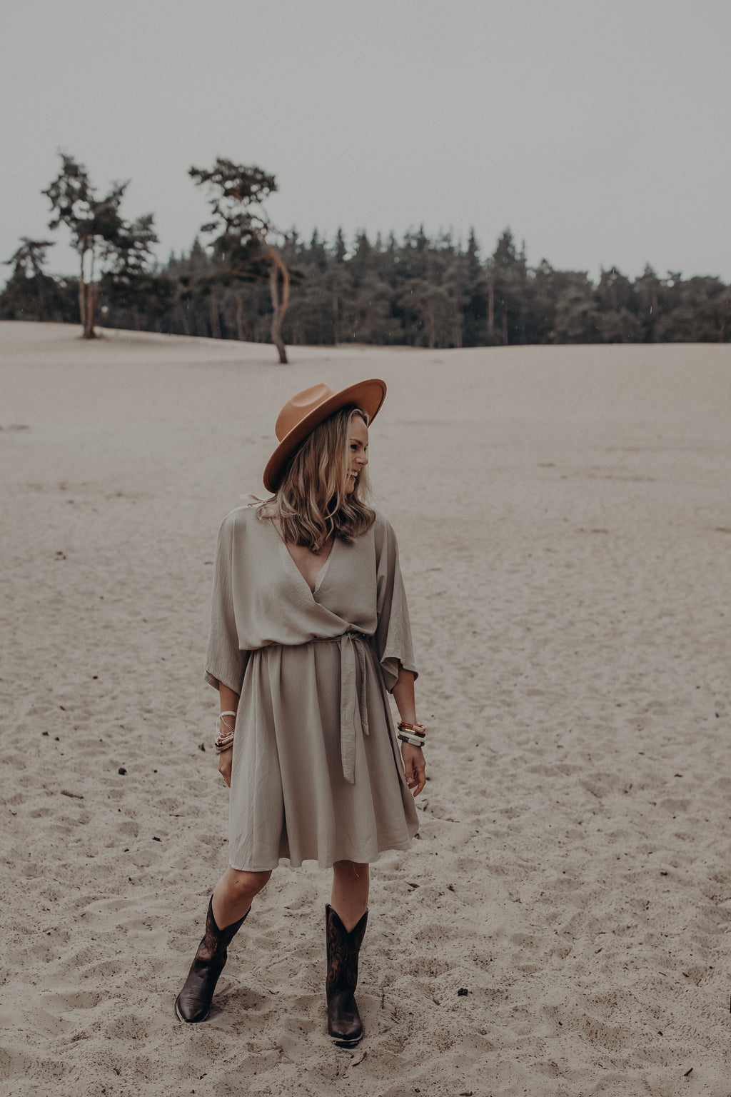 Dress Noortje beige