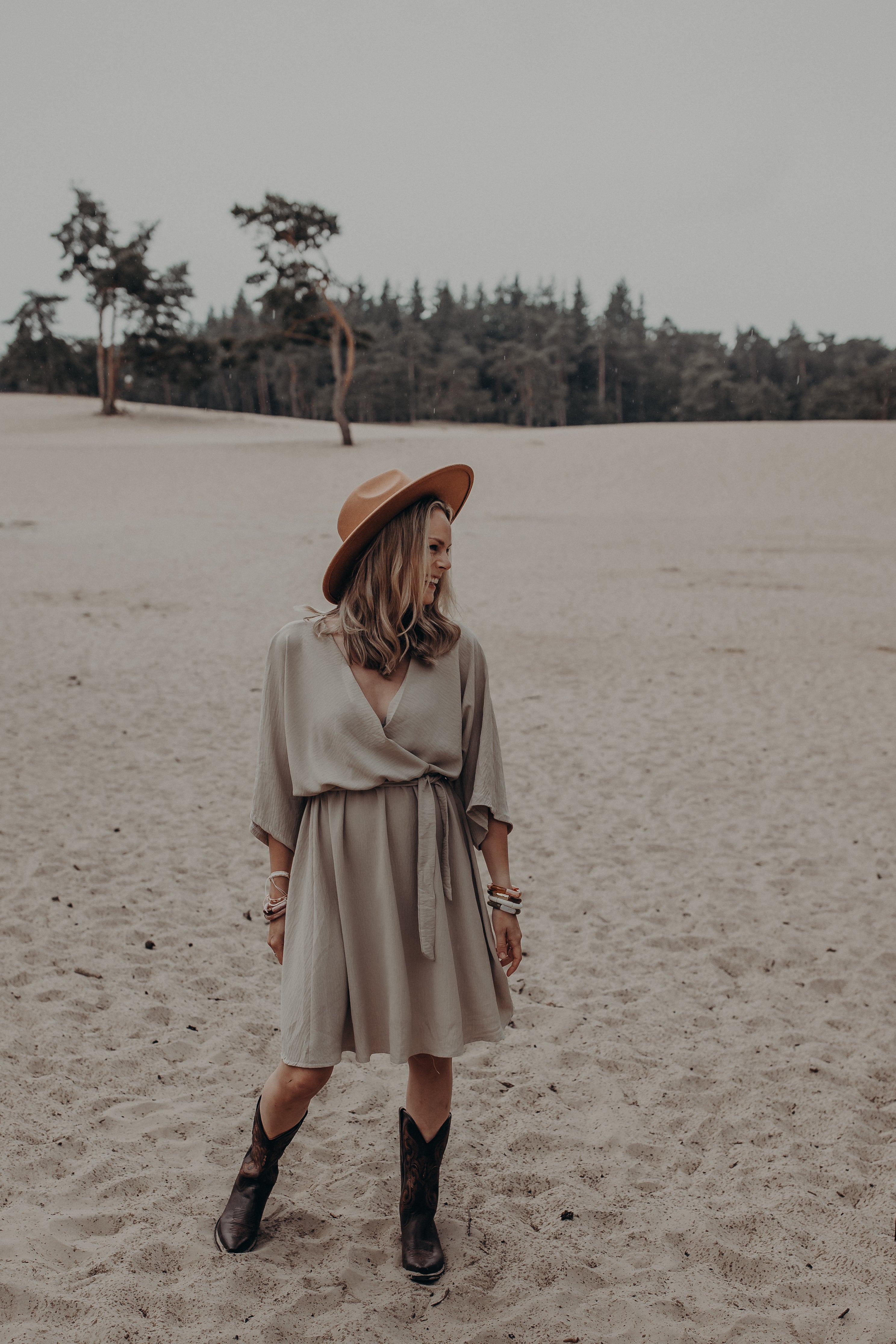 Dress Noortje beige