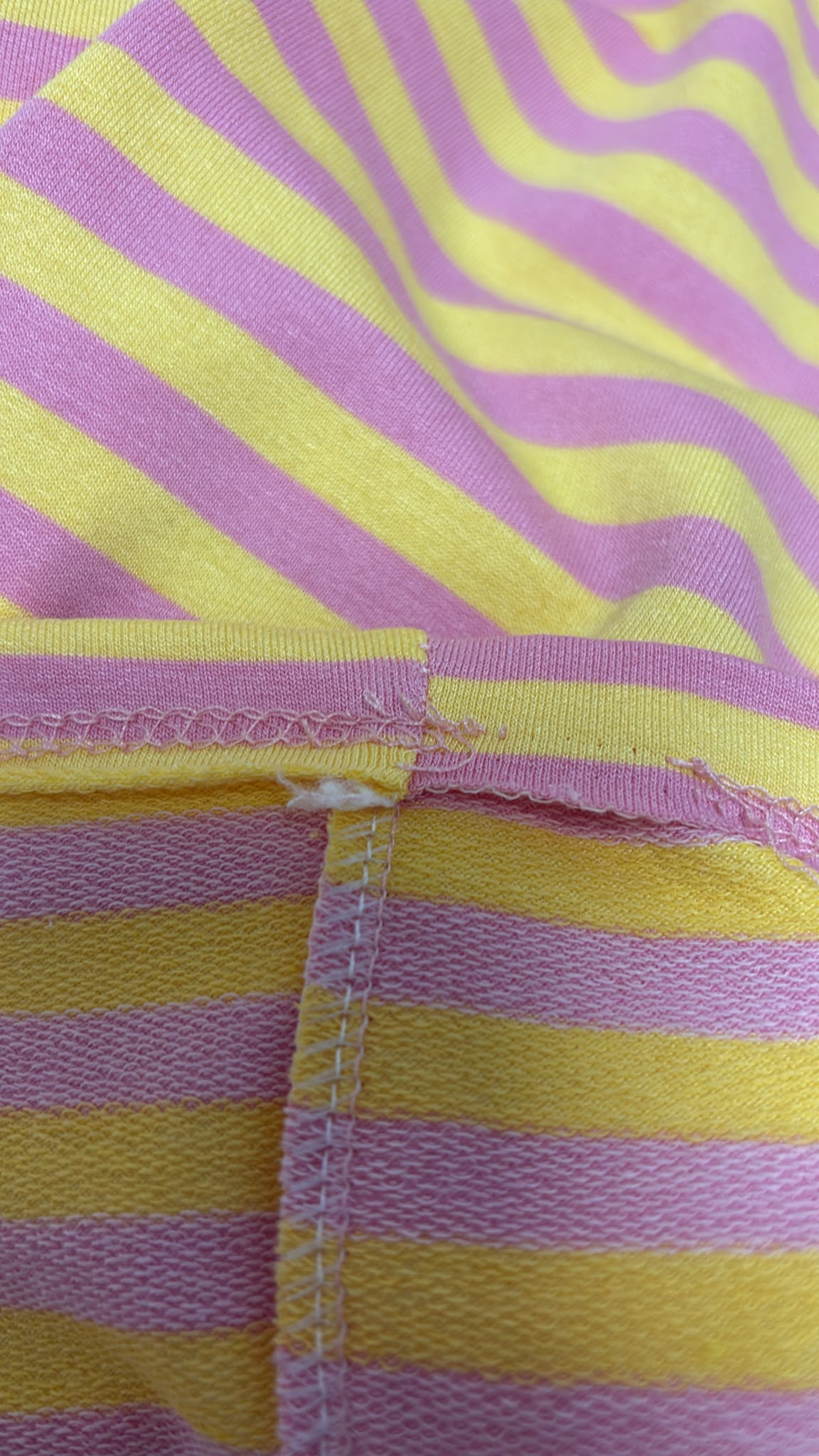 STUDIO PIECE ⚡Top Streifen Gelb/Pink
