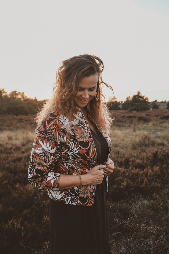 Jasje Lori - Flower