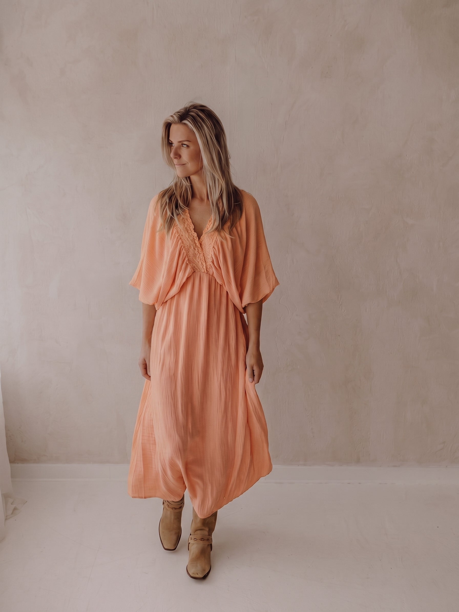 Kleid Modell Liv Pfirsich