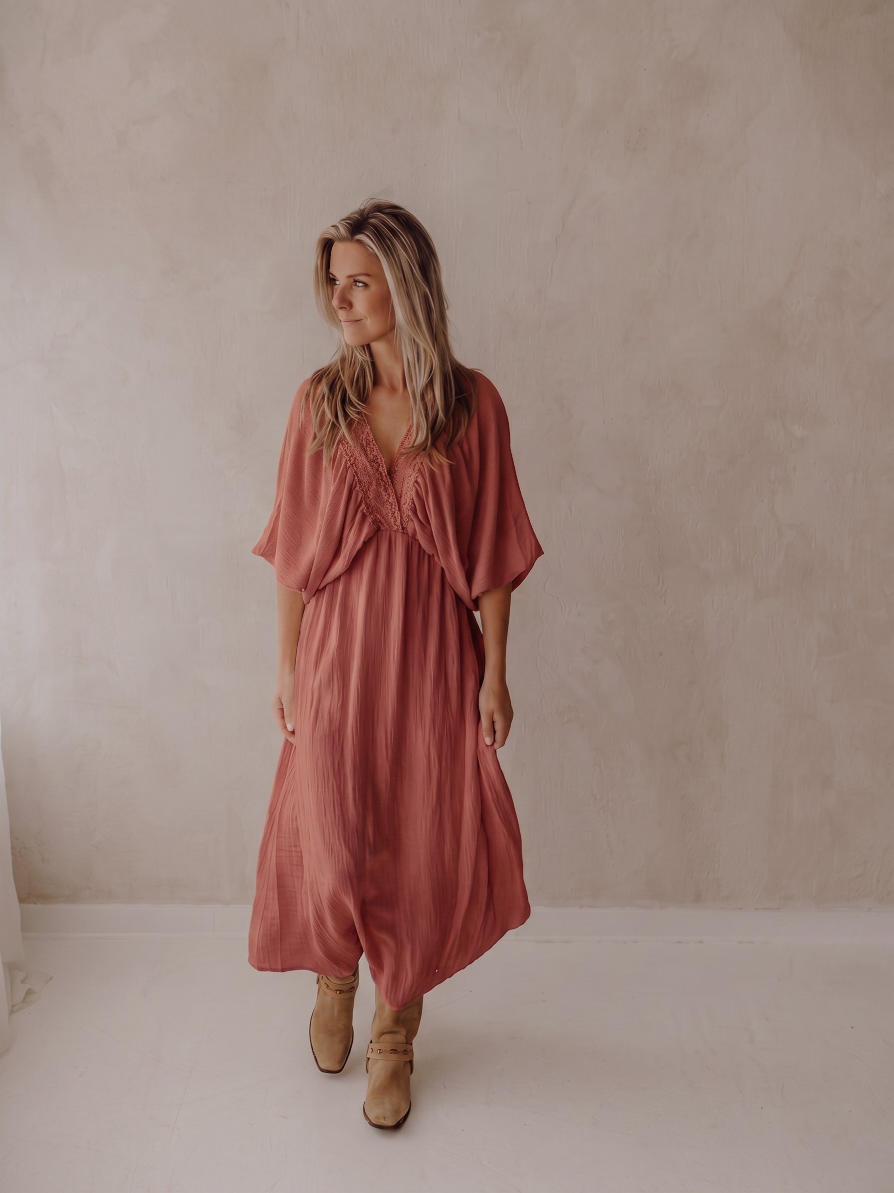 Robe modèle Liv saumon
