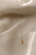 Collier ovale rose doux