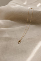 Collier ovale marron