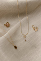 Collier ovale marron