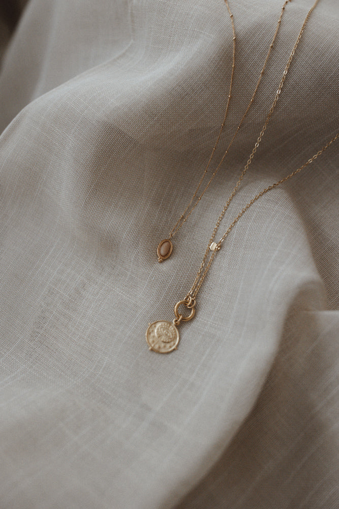 Collier ovale rose doux