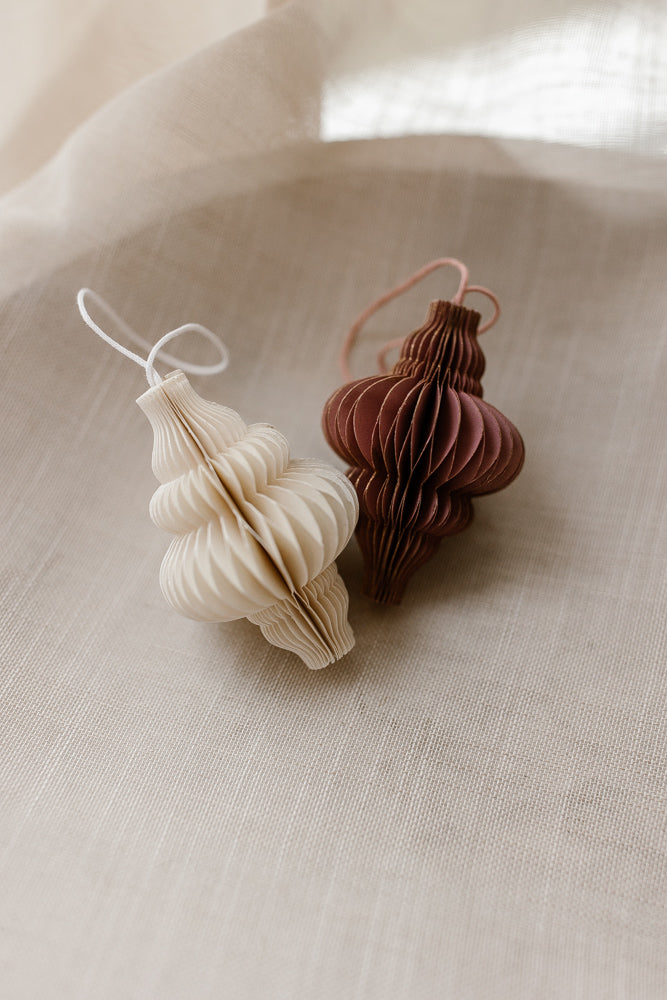 Christmas tree ornament swirl