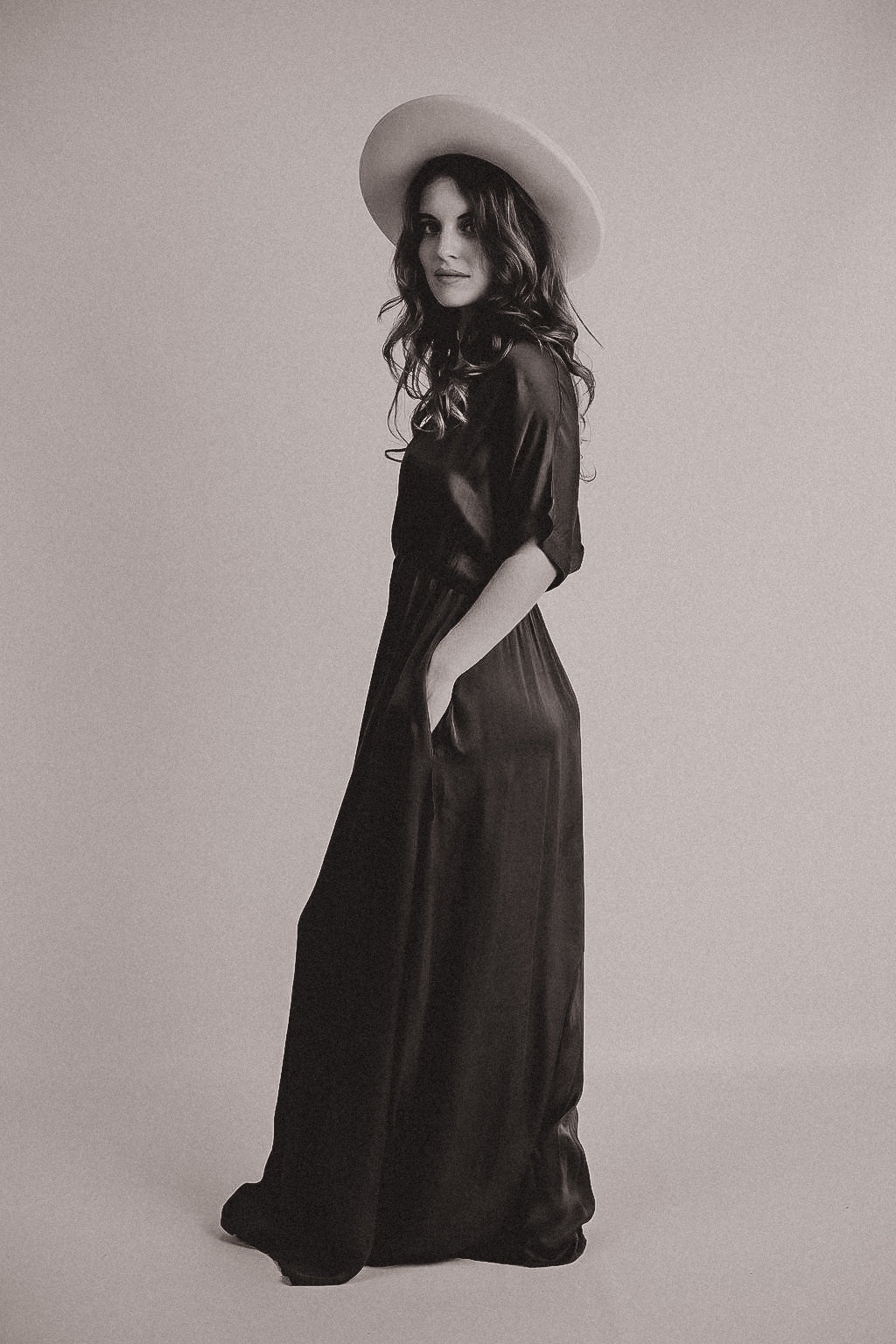 Dress Emme Cognac Pre-Order is delivered at the end of April